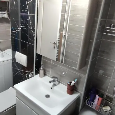 Bombon-trajno Zatvoreno Apartament